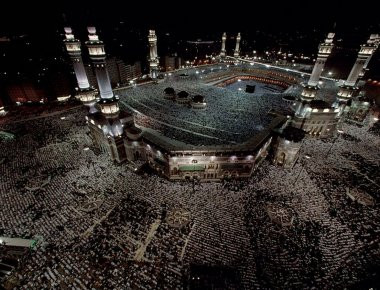 Η Μέκκα «σπάει» τα σύνορα Σαουδικής Αραβίας- Κατάρ